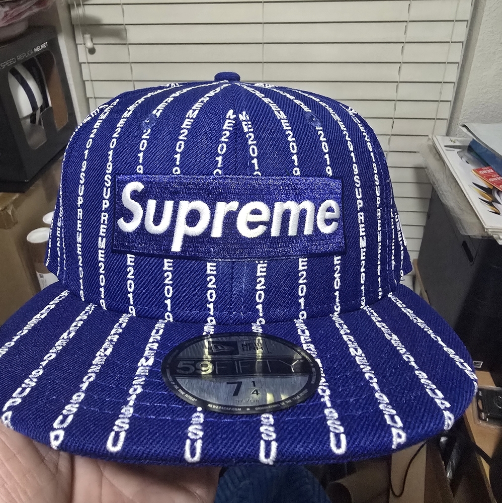 Supreme Text Stripe New Era Fitted Hat 7 1/4 Brand New Navy